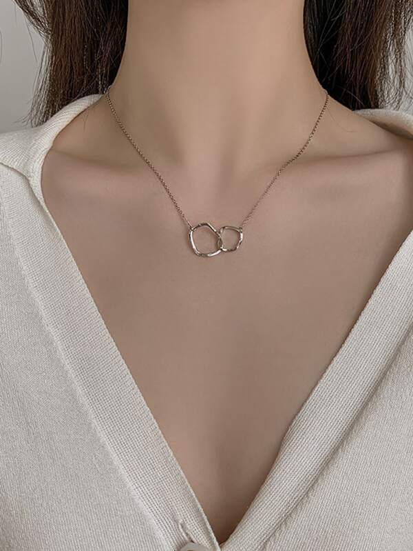 Circle Decor Chain Necklace