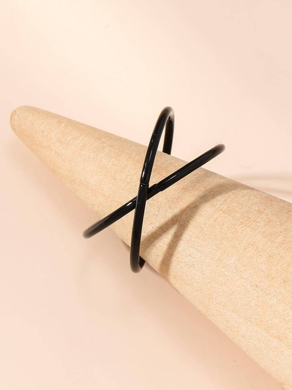Single Simple Circle X Criss Cross Design Chic & Minimalist Lady Ring