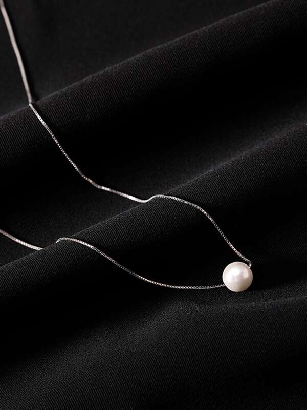 Faux Pearl Decor Necklace