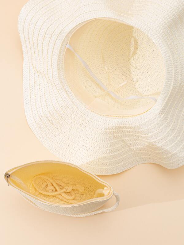 Minimalist Straw Hat With Straw Bag